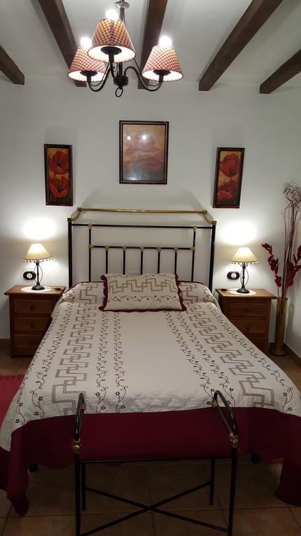 Apartamentos Rurales Tauro Cabezuela Del Valle Luaran gambar