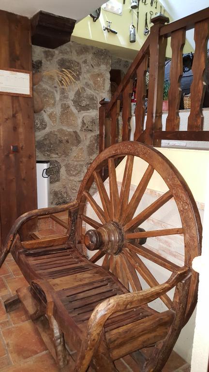Apartamentos Rurales Tauro Cabezuela Del Valle Luaran gambar
