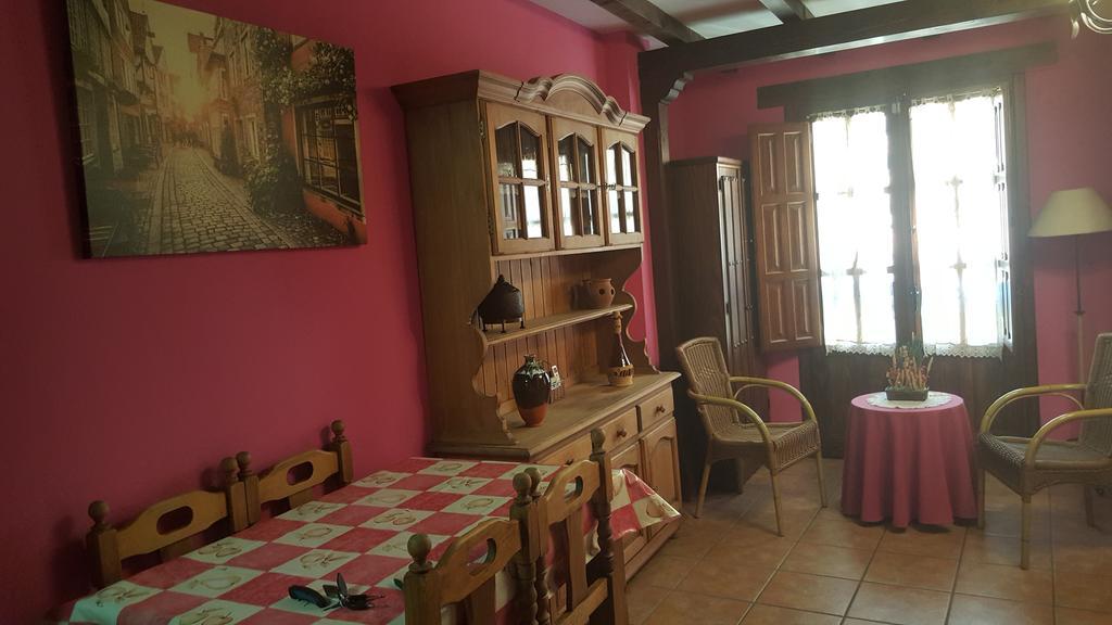 Apartamentos Rurales Tauro Cabezuela Del Valle Luaran gambar