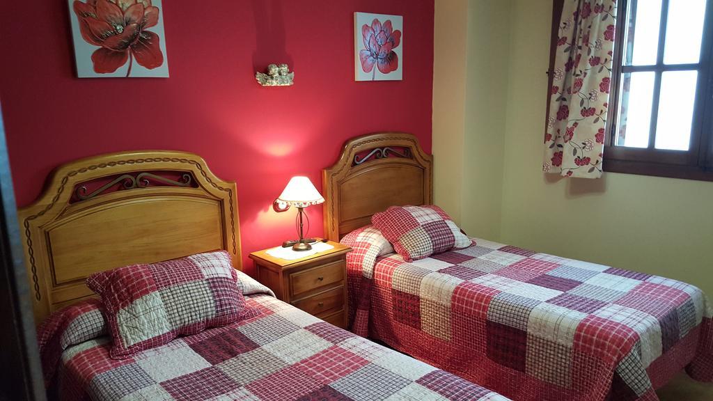 Apartamentos Rurales Tauro Cabezuela Del Valle Luaran gambar