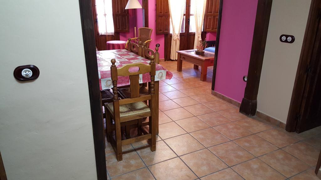 Apartamentos Rurales Tauro Cabezuela Del Valle Luaran gambar